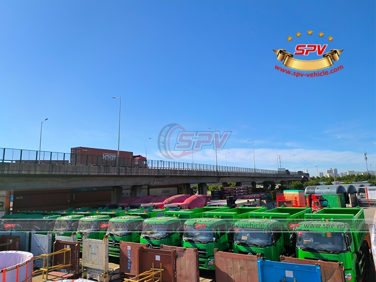 20 CBM Hook Loader Garbage Truck Dongfeng - Loading 1 20 CBM Hook Loader Garbage Truck Dongfeng - Loading 1